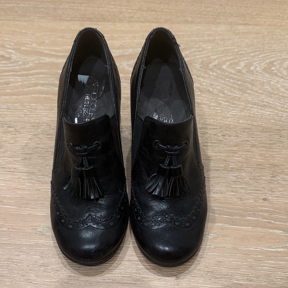 AEROSOLES Heel Rest Black Tassel Loafer Heels Women’s size 5